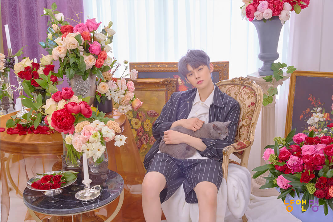 Cat & Dog CONCEPT PHOTO; TOMORROW X TOGETHER 멤버 연준의 사진입니다.