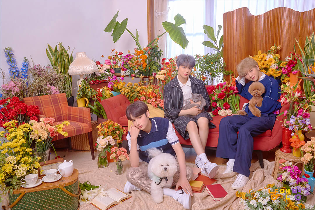 Cat & Dog CONCEPT PHOTO; TOMORROW X TOGETHER 멤버 휴닝카이의 사진입니다.