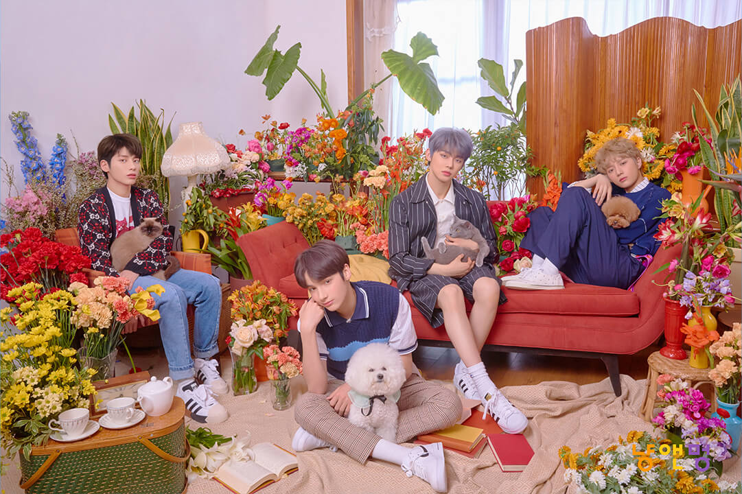 Cat & Dog CONCEPT PHOTO; TOMORROW X TOGETHER 멤버 태현의 사진입니다.