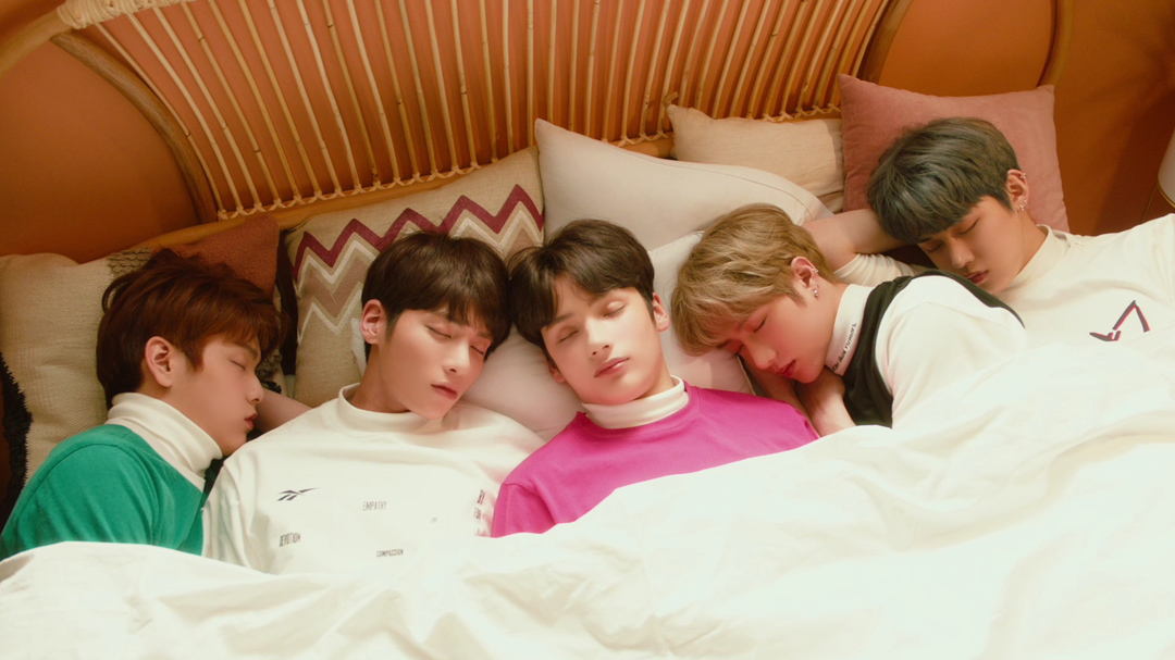 'Cat & Dog' MV Teaser 1 영상